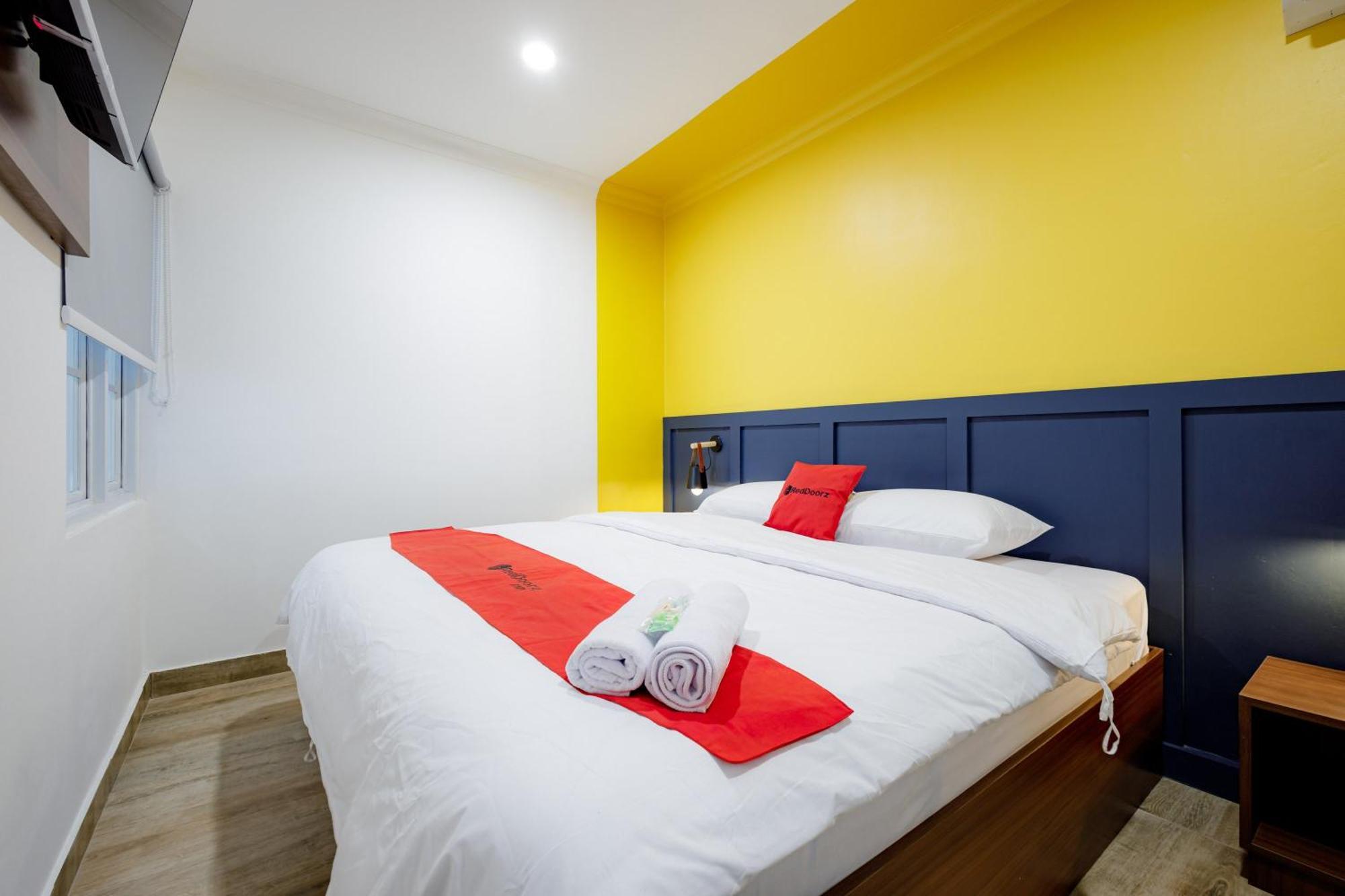 Guest house Reddoorz At Jalan Gatot Subroto 3*