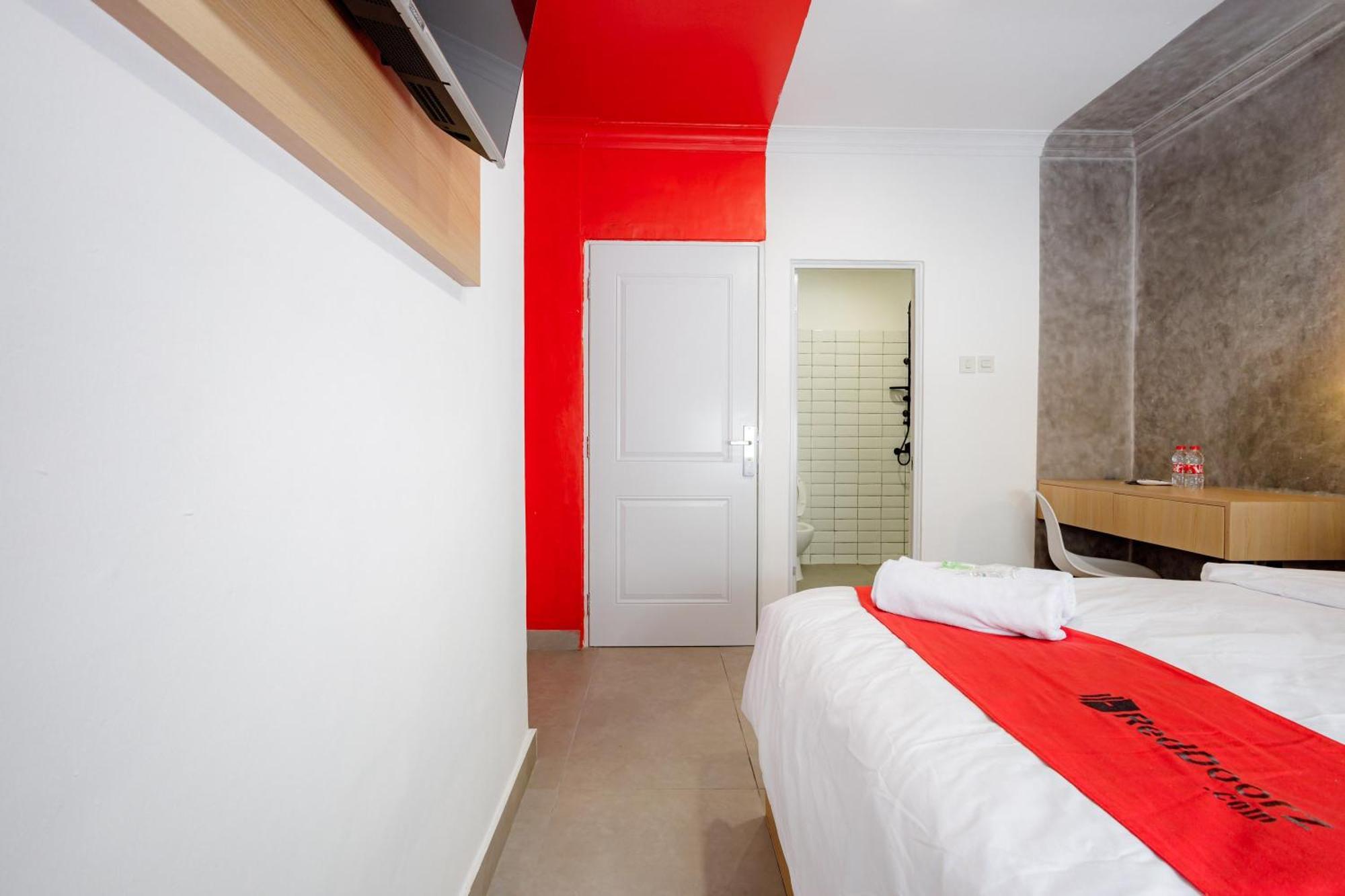 Reddoorz At Jalan Gatot Subroto 3* Jakarta
